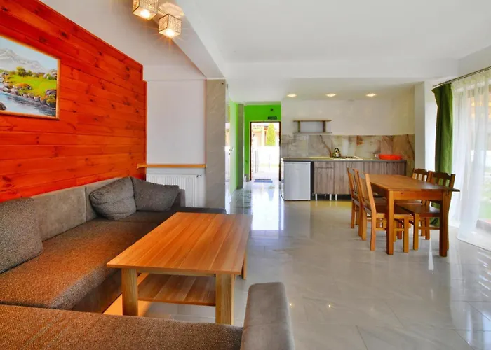 With A Private Garden Ferienhaus